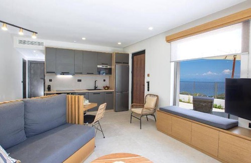 Kalamitsi Resort | 90 m² Resort ∙ 3 bedrooms ∙ 6 guests