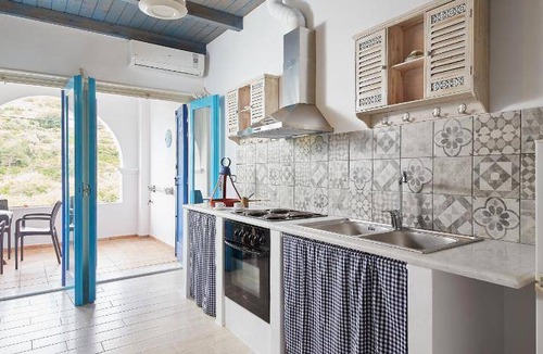 Evdilos Apartment | 90 m² Serviced apartment ∙ 2 bedrooms ∙ 10 guests