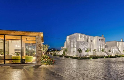 Glastros Hotel | 95 m² Hotel ∙ 3 bedrooms ∙ 127 guests