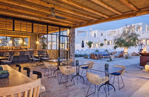 Glastros Hotel | 95 m² Hotel ∙ 3 bedrooms ∙ 127 guests