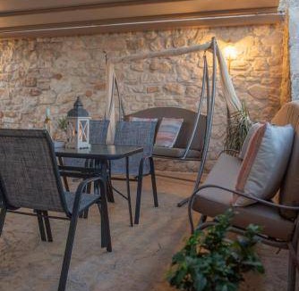 Mires House | 95 m² House ∙ 2 bedrooms ∙ 4 guests