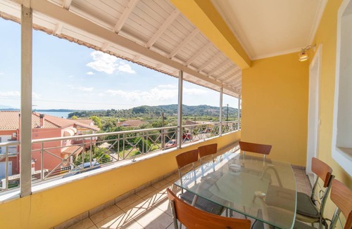 Petriti House | 95 m² House ∙ 3 bedrooms ∙ 5 guests