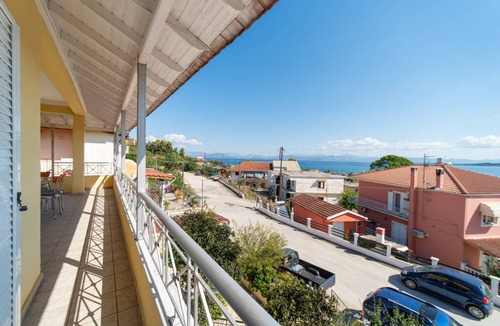 Petriti House | 95 m² House ∙ 3 bedrooms ∙ 5 guests