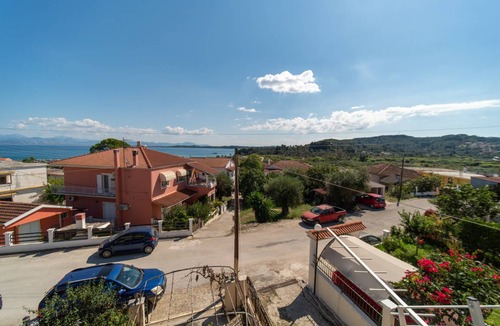 Petriti House | 95 m² House ∙ 3 bedrooms ∙ 5 guests