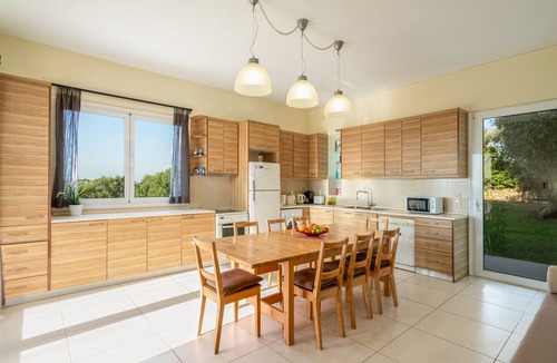 Filaki Villa | A beautiful 5bedroom villa, in a tranquil location with sea view, close to beach