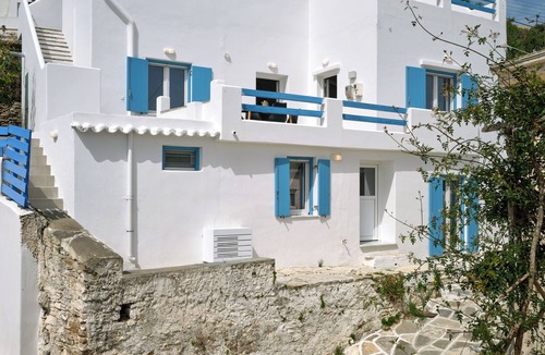 Lefkes Apartment | A beautiful and cosy studio with equipped kitchen in the heart of Lefkes Village