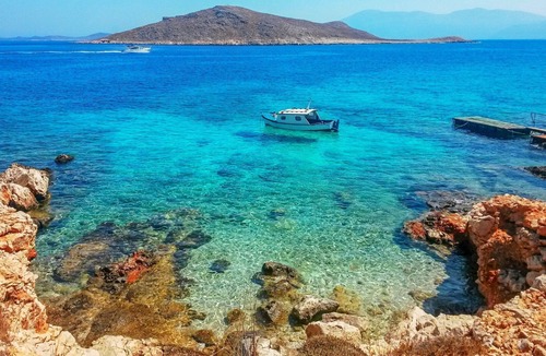 Halki Apartment | A breath from the port!