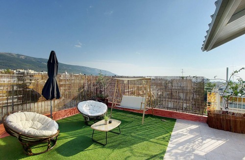 Papagou-Holargos Apartment | A bright and relaxing penthouse