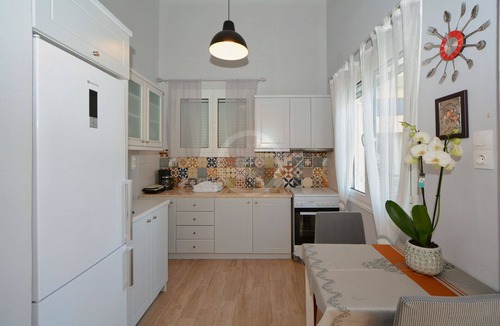 Ermionida Apartment | A cozy cute apartment in Mandrakia Ermioni next to the sea.