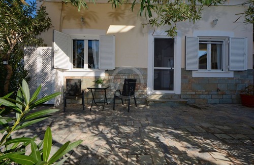 Ermionida Apartment | A cozy cute apartment in Mandrakia Ermioni next to the sea.