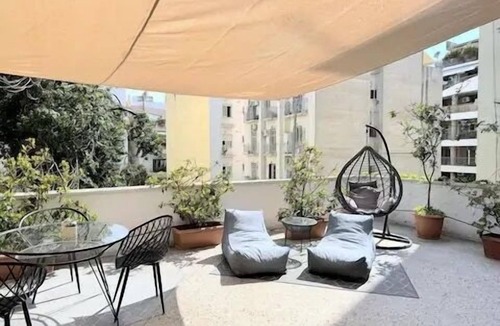 Makrigianni Apartment | A green Oasis inAthens w/JacuzziSpa-VaccinatedHost