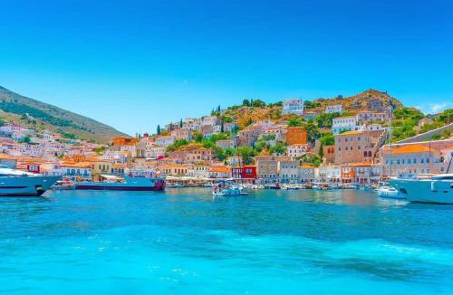 idhra House | A Sea-licious Vacation - Chic & Style in Hydra