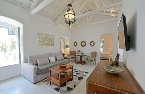 idhra House | A Sea-licious Vacation - Chic & Style in Hydra