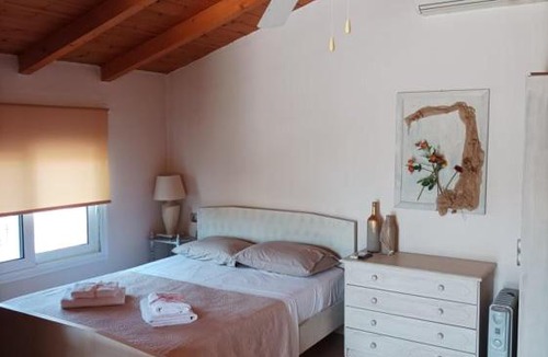 Volos City Centre Apartment | A Sweet English Home, Studio with big balcony