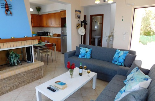 Apokoronas Villa | A very private 3 bedroom villa with large pool, fantastic sea & mountain views.