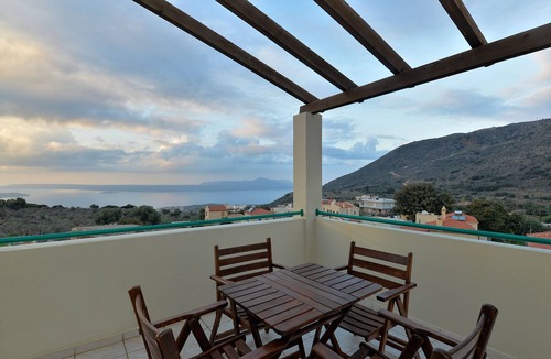 Drapanos Villa | A villa with private pool and breathtaking panoramic view of Souda Bay
