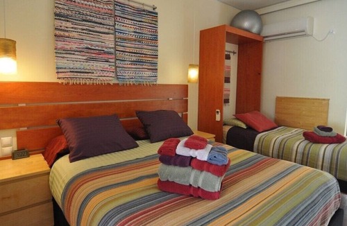 Pangrati Condo | Acropolis Beta, 3 Bdrm, 2 BA Sleep 8 in Real Beds,