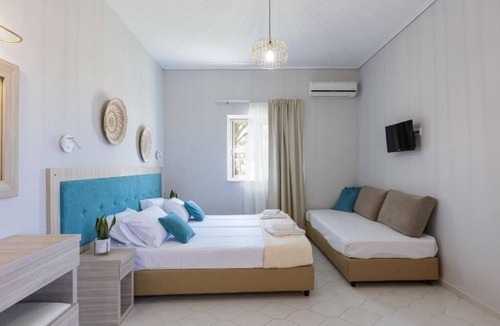 Adelianos Kampos Hotel | Adele Riva : Deluxe Double Room with Partial Sea View