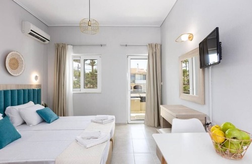 Adelianos Kampos Hotel | Adele Riva : Queen Room with Sea View