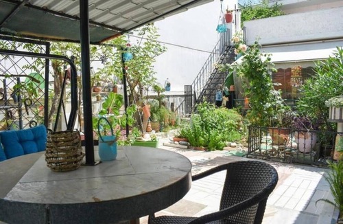 Anatolikos Sinikismos Apartment | Adrianas Garden of Eden Apartment
