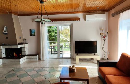 Moudros House | Aeolian Retreats - Rural Villa