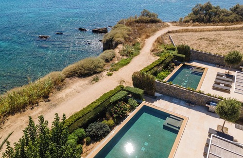 Drios Villa | Aequora Villa II - Beachfront, 5 min away from the Golden Beach, Infinity Pool
