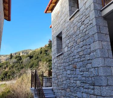 Trikolonoi House | Aeriko Guest House