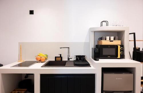 Oia Apartment | AetherOia Suites