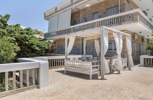 Psathi Apartment | Afroessa Stone Apartment with Sea View, Wi-Fi, and Air Conditioning