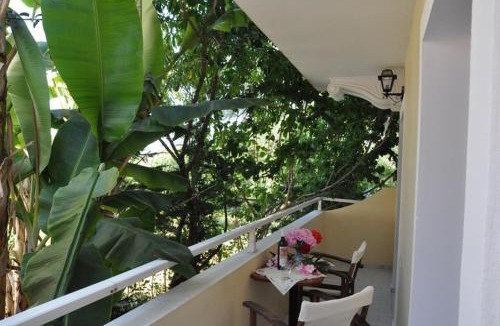 Agios Gordios Apartment | Agios Gordios Stevens on the hill