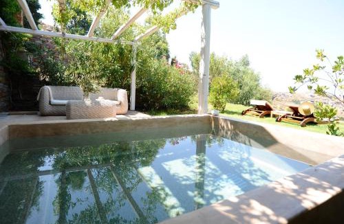 Vourkari Hotel | Aigis Suites Kea