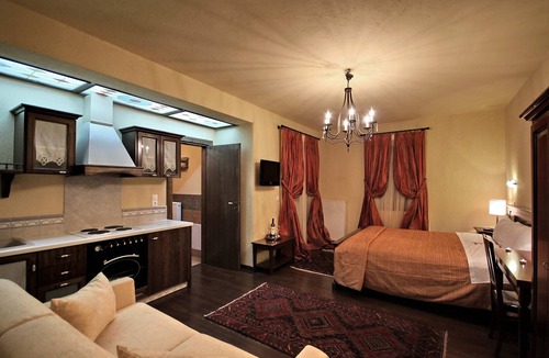 Vitina Hotel | Aiora Luxury Suites