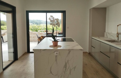 Pont-Saint-Esprit Villa | Air-conditioned villa, heated pool, vineyard view, calm setting