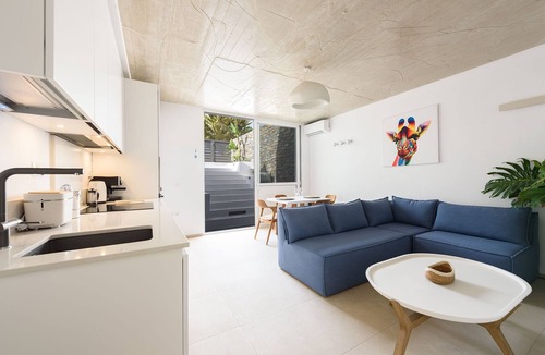 Ampelas Villa | Akoya Pearl 2