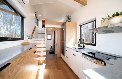 Central Alberta Cabin | Alberta Glamping Tiny House with Sauna for Romantic Weekend Getaways Away from the City