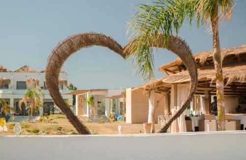 Haraki Hotel | Alia Beachfront Suites and Spa