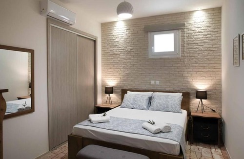 Doukades House | Alia house
