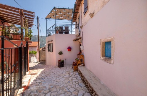 Doukades House | Alia house
