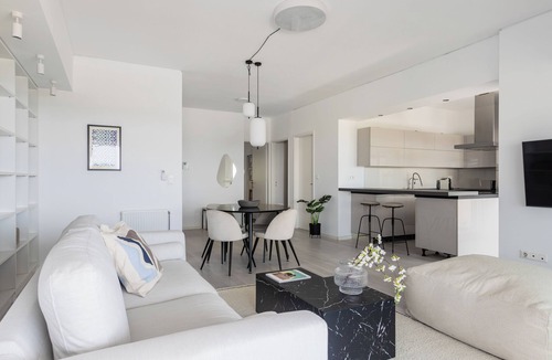 Alimos Apartment | Alimos 2BR Apartment with Splendid Sea View