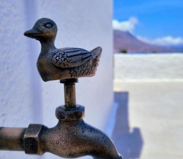 Trachilos House | All Season Lovely Seafront Cottage