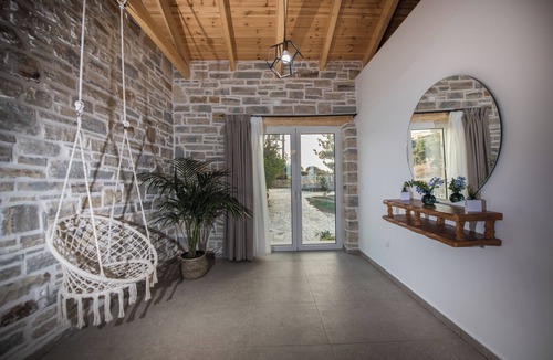Faistos Villa | ALMOND SUNSET VILLA by Irenekomos apartments
