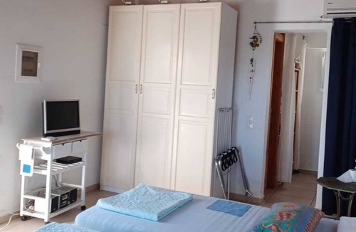 Votsi Apartment | Aloniro - Studio 3