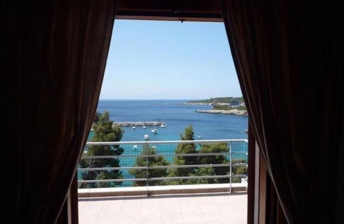 Votsi House | Alonissos: High standard seafront villa