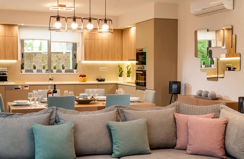 Perivolia Villa | Amaen Luxury House