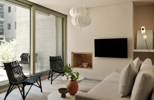 Kerameikos Apartment | Amanda Blue