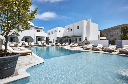Kamari House | Amara Suites Santorini