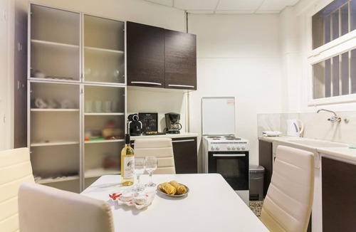 Makrigianni Apartment | Amazing 4BDR apt in Plaka+Netflix/VaccinatedHost