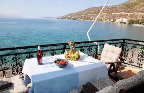Loutraki Apartment | Amazing condo by the beach