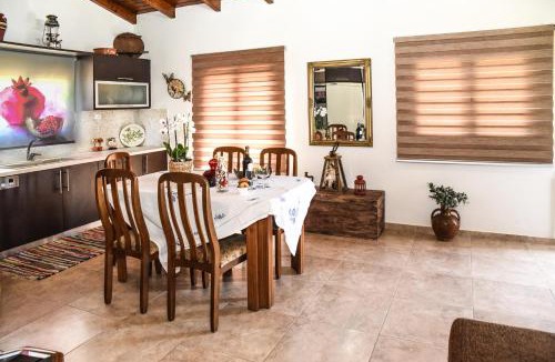 Kastelli House | Ambelaki Polythea