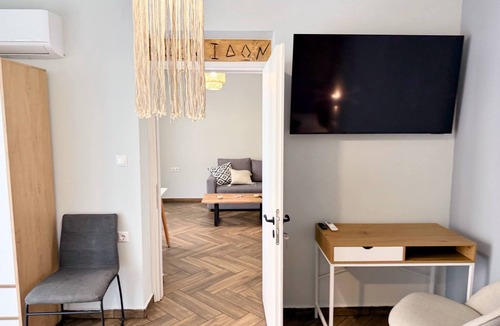 Nea Chora Apartment | Amfitriti 30meter to beach, 6min Old Town, 2BD 4PL
